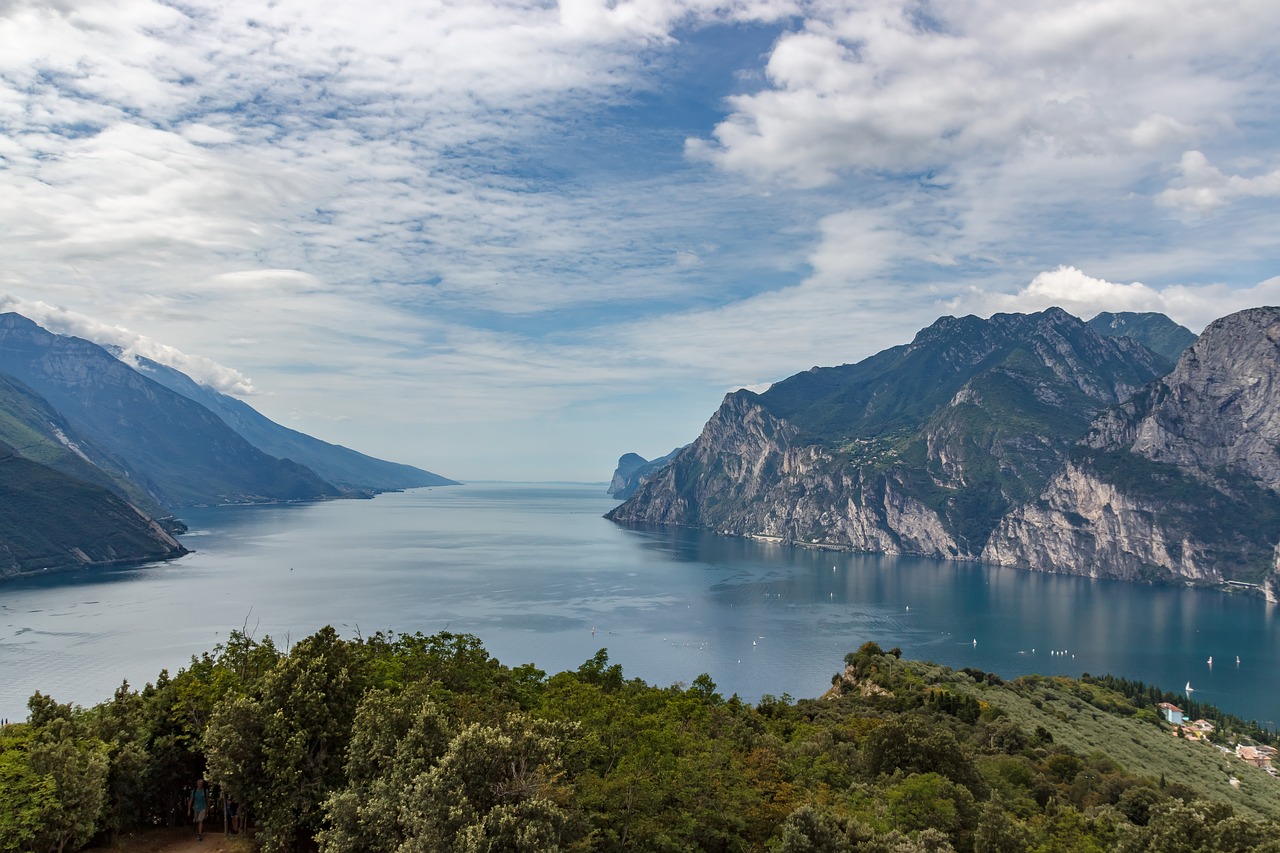 Lago più grande d'Italia Mostra Botero Viaggi culturali e itinerari turistici Lago più grande d'Italia Mostra Botero Viaggi culturali e itinerari turistici