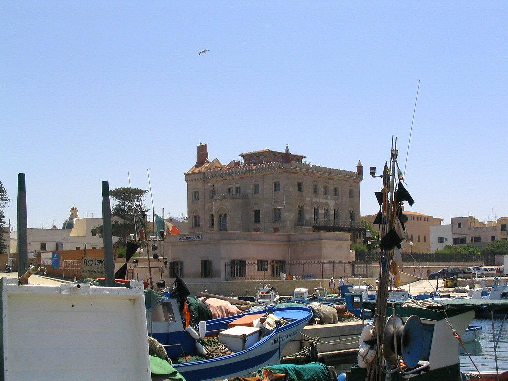 Palazzo Florio visto dal porto di Favignana