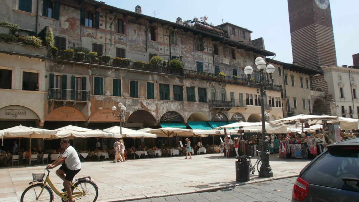 Piazza delle Erbe a Verona