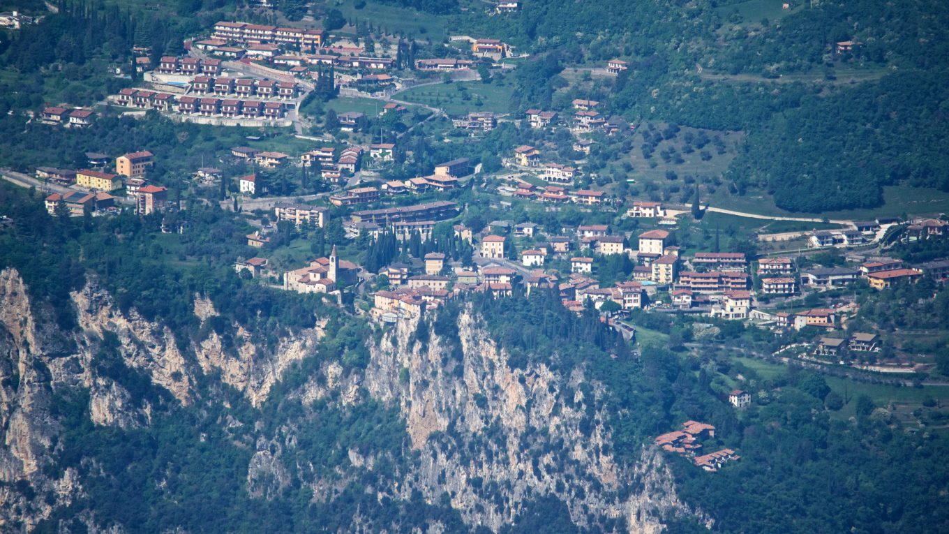 Pieve di Tremosine sul Garda vista dal Monte Baldo