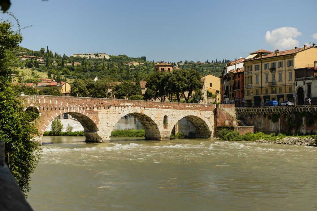Ponte Pietra sul fiume Adige a Verona