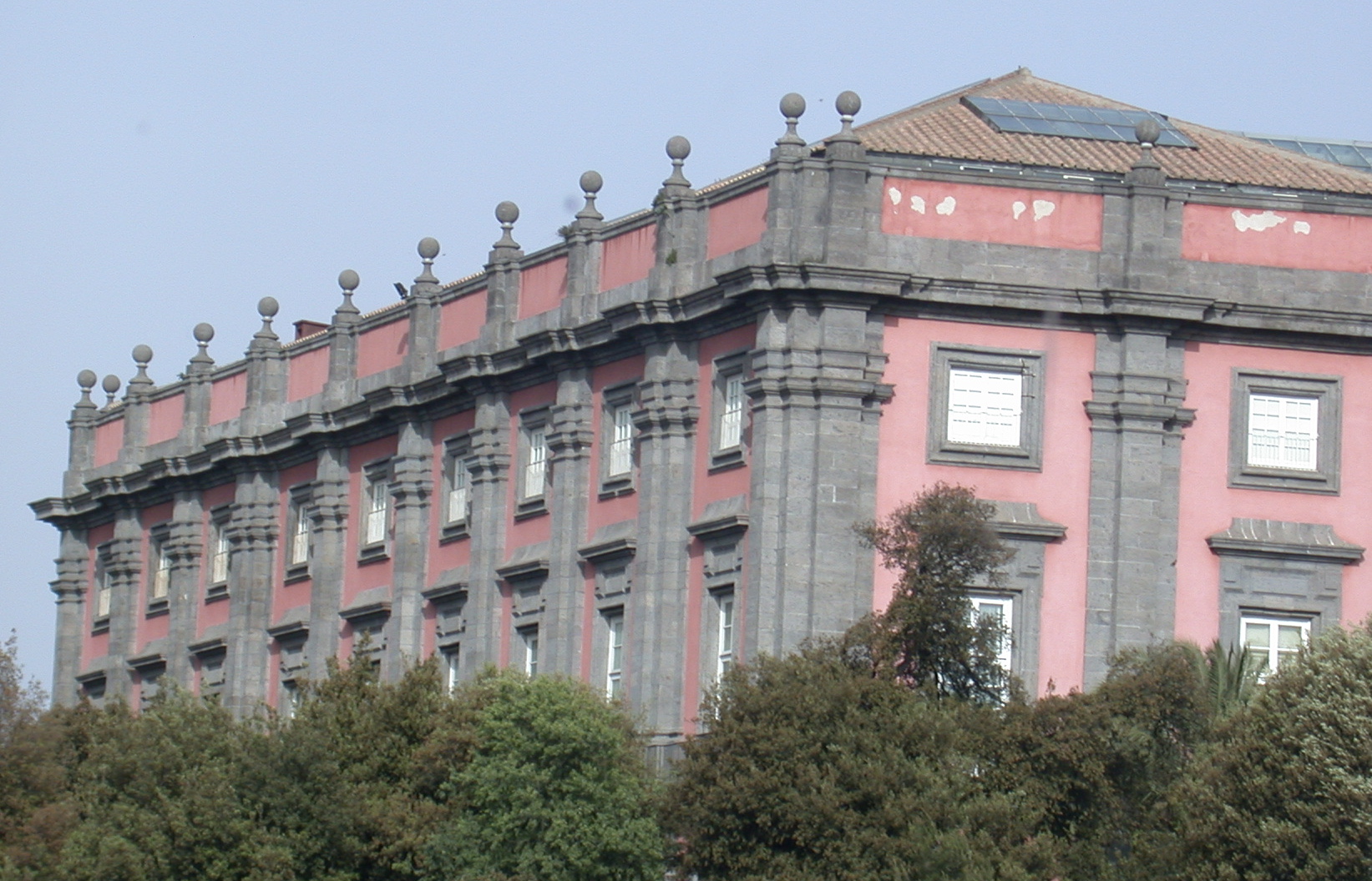 Facciata della Reggia di Capodimonte a Napoli