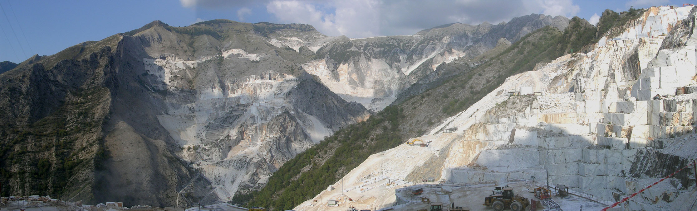 Panorama delle cave di marmo di Carrara