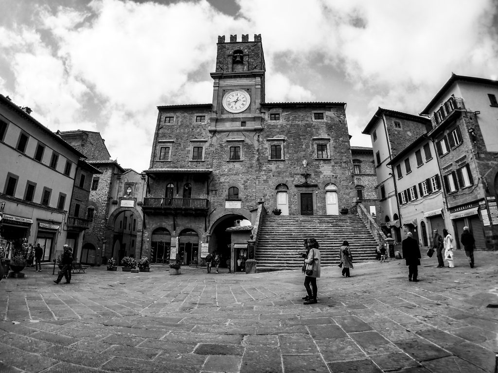 Piazza della Repubblica e Palazzo comunale a Cortona