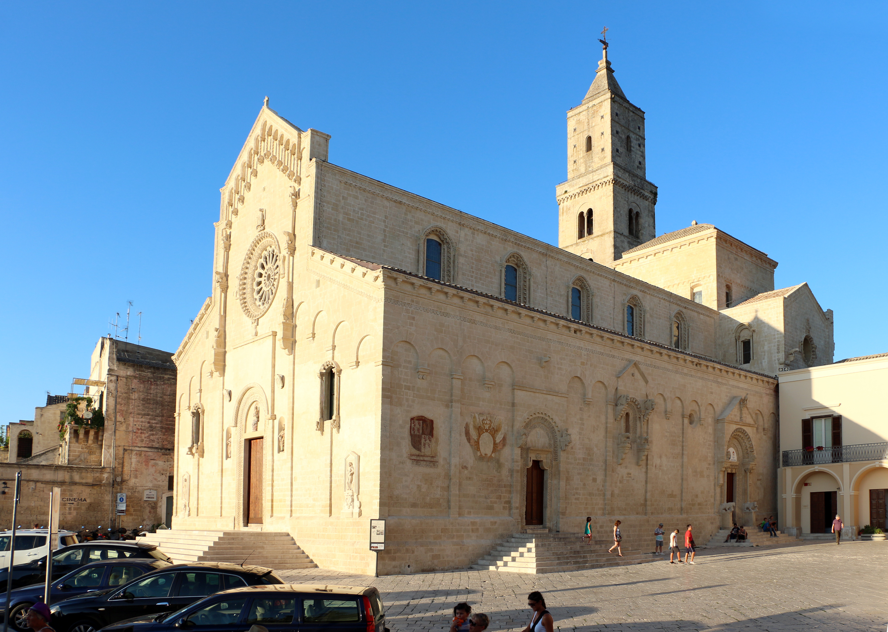 Esterno del Duomo di Matera in piazza Duomo