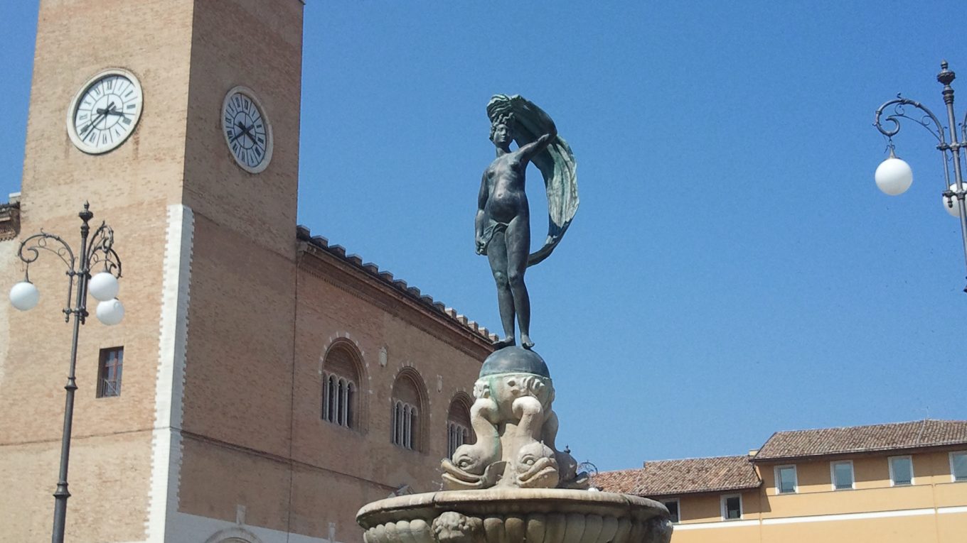 Piazza XX Settembre a Fano