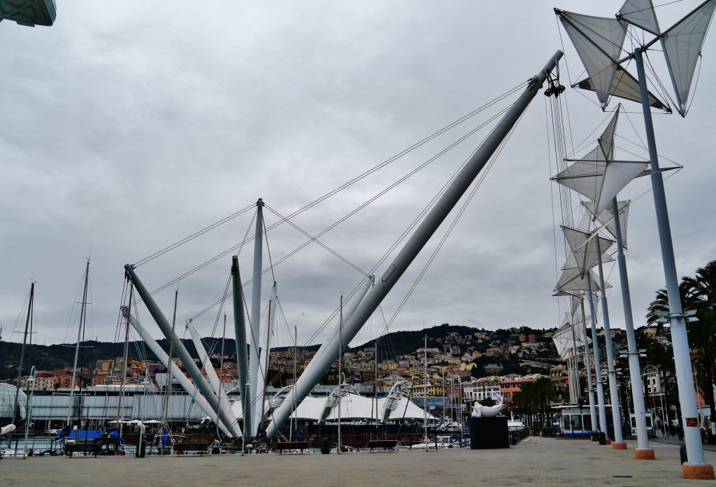 Porto Antico di Genova con il Bigo