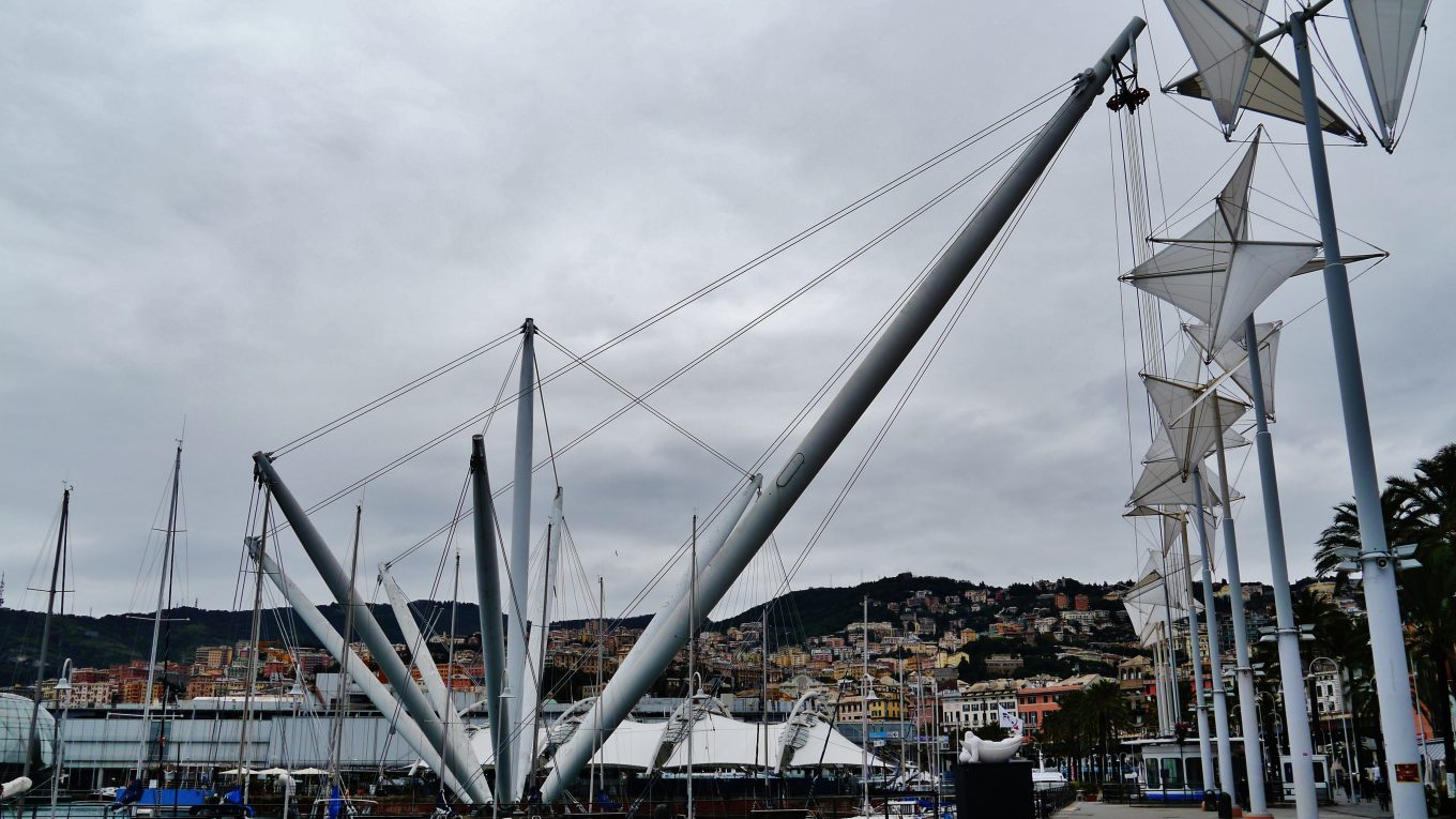 Porto Antico di Genova con il Bigo