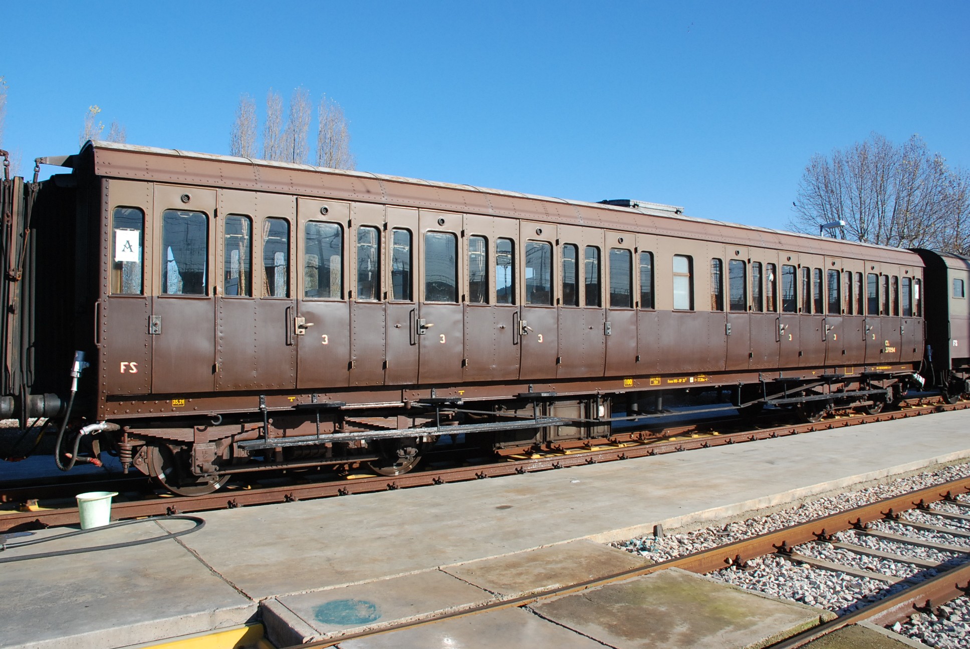 Carrozza storica italiana tipo Centoporte