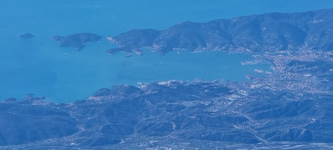 Veduta aerea di La Spezia e del golfo