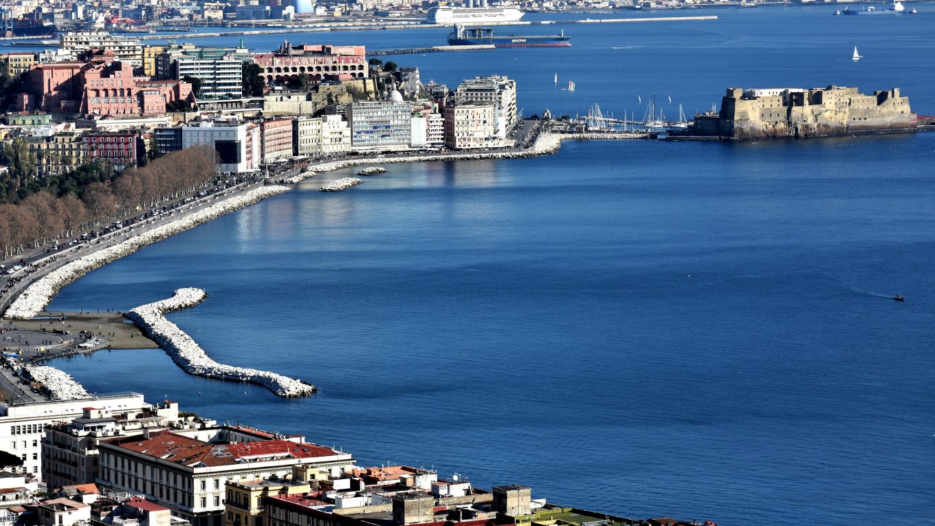 Lungomare di Napoli, Castel dell Ovo e Golfo