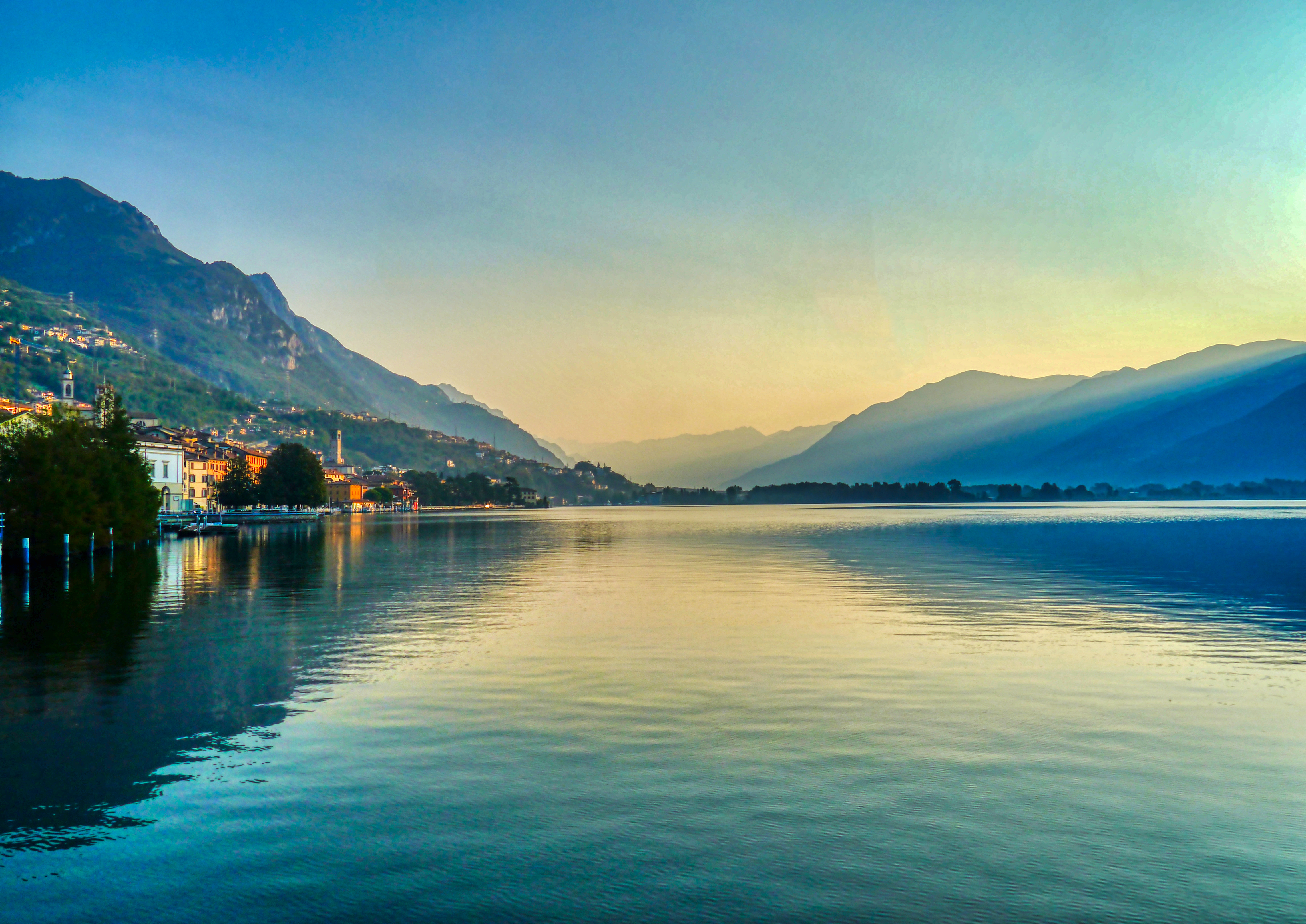 Lovere e Lago d’Iseo al mattino