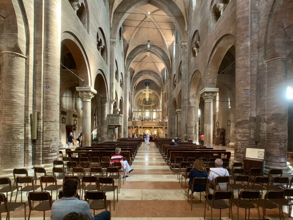 Interno del Duomo di Modena