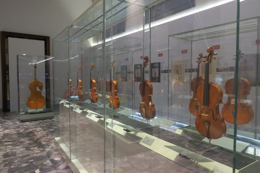 Interno del Museo del Violino di Cremona