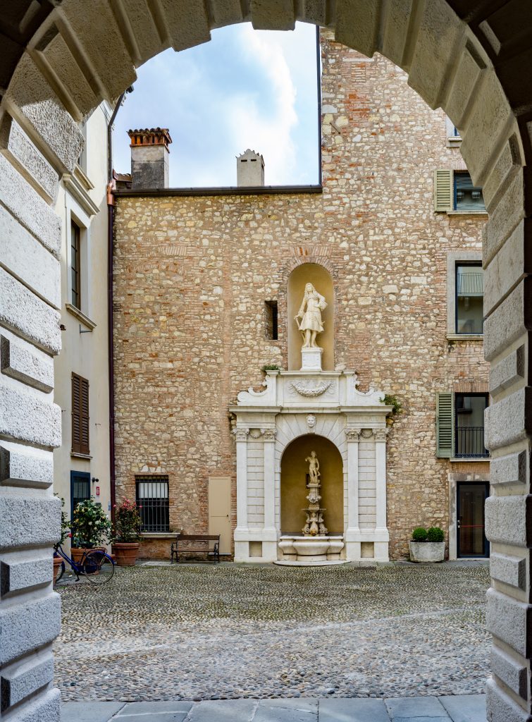Palazzo Martinengo Cesaresco Novarino a Brescia