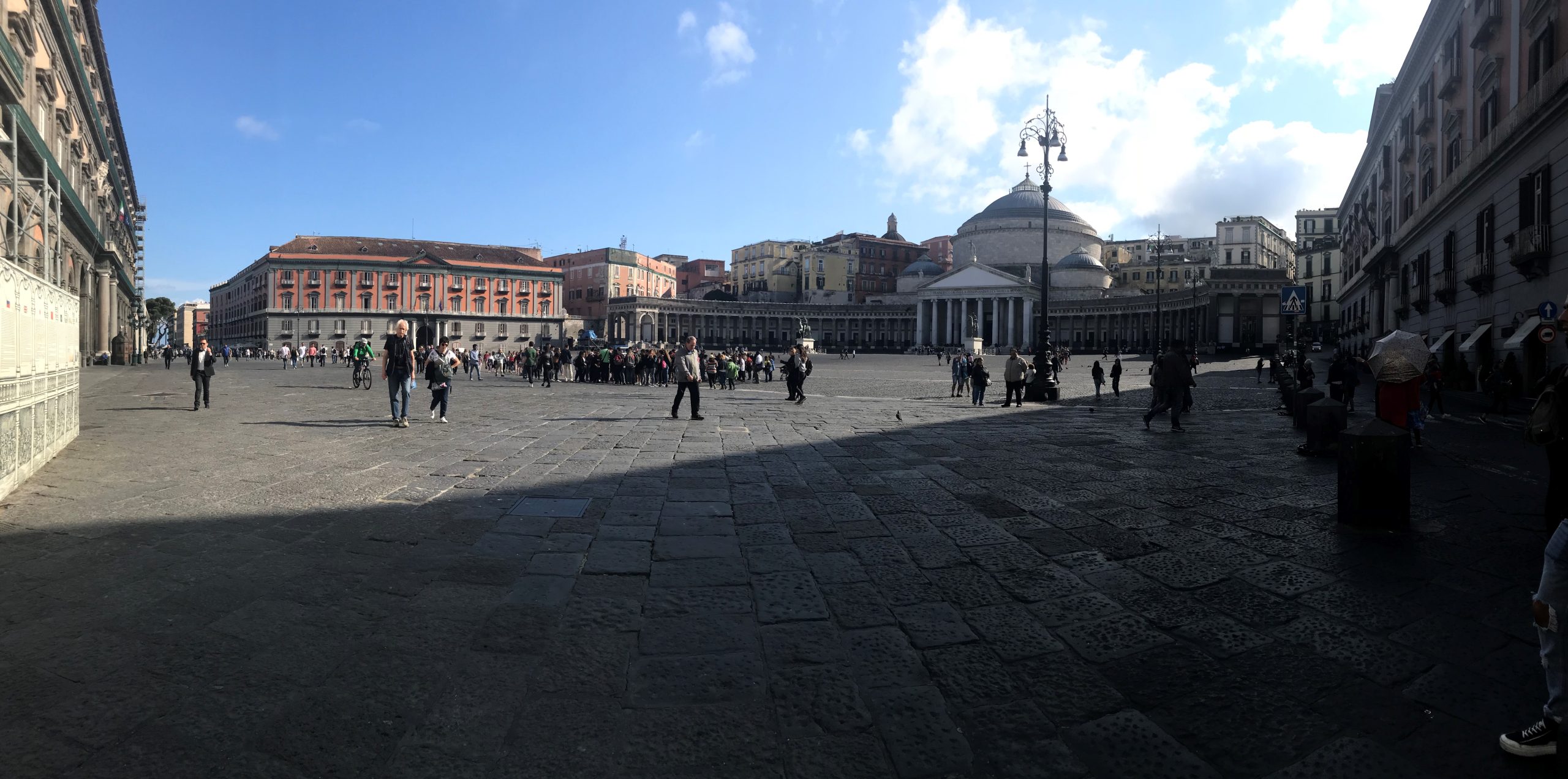 Piazza del Plebiscito a Napoli