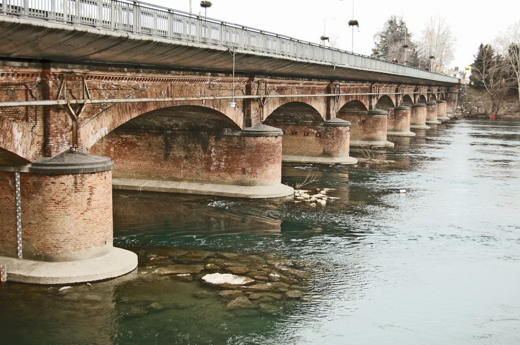 Ponte ad archi sul fiume Adda a Lodi