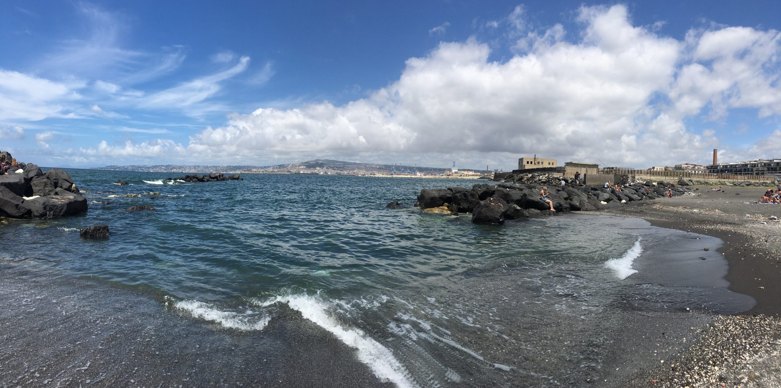 Spiaggia di San Giovanni a Teduccio a Napoli