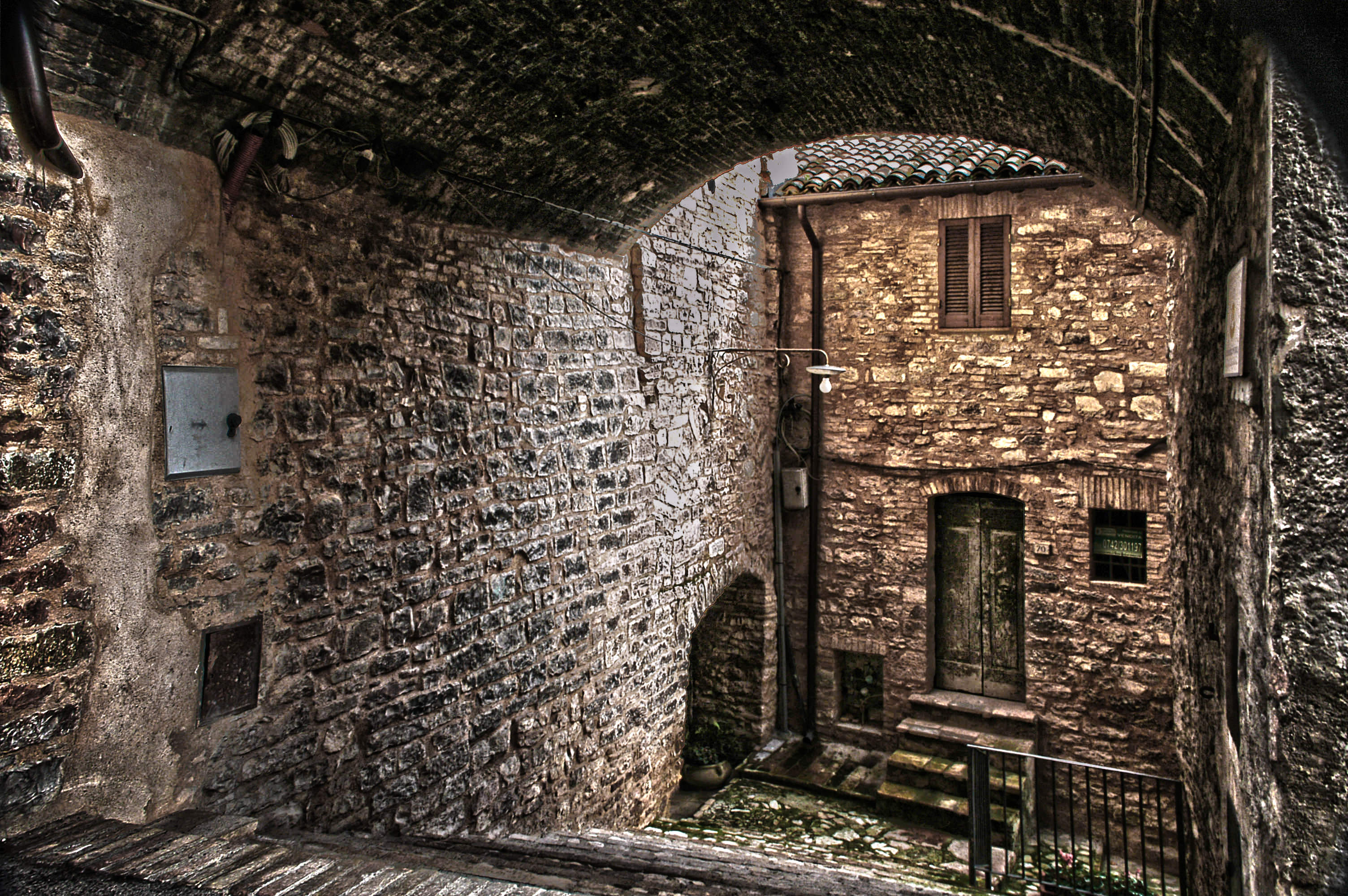 Vicolo in pietra nel centro storico di Spello