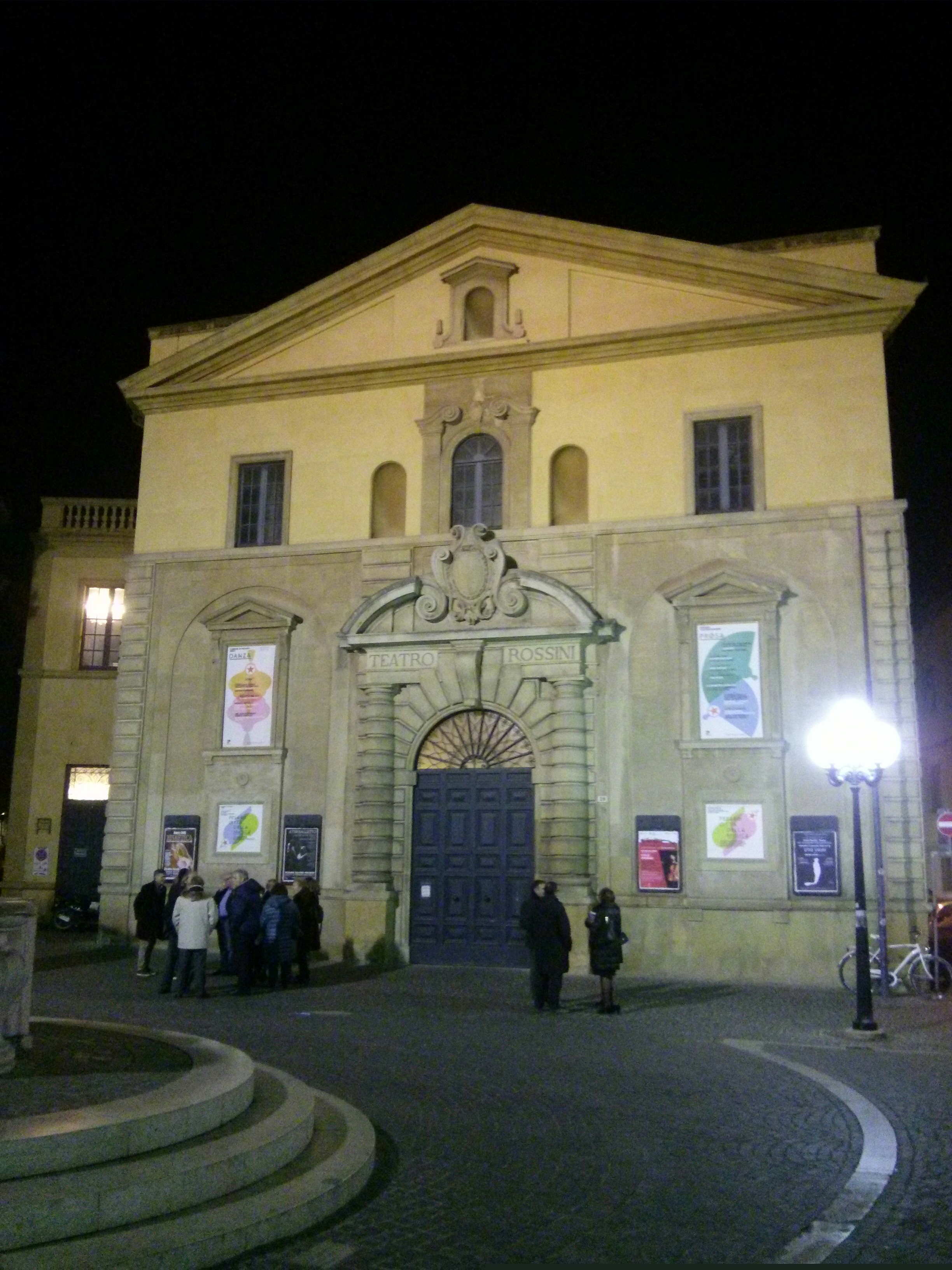 Facciata del Teatro Rossini a Pesaro