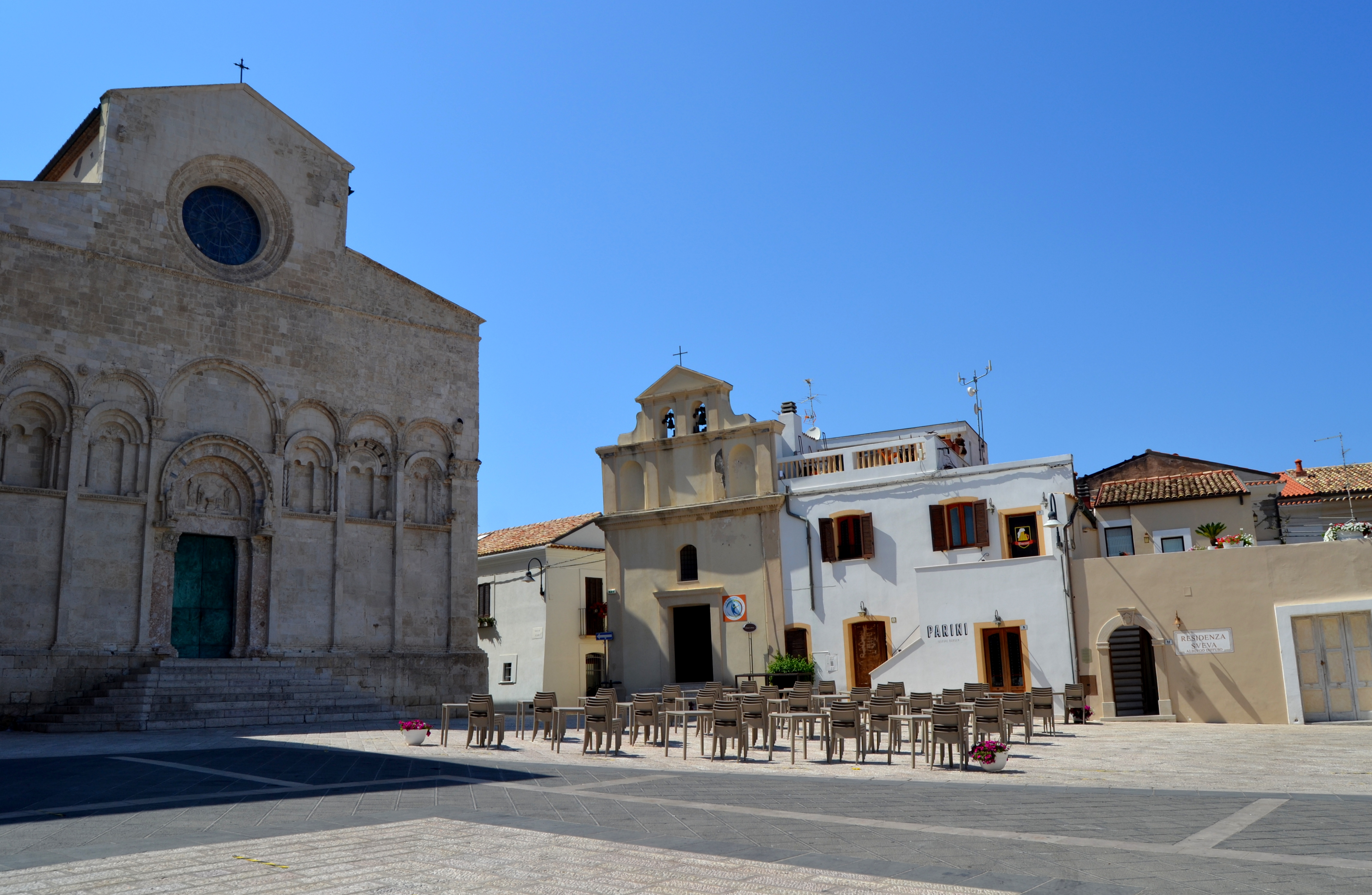 Piazza del Duomo nel borgo antico di Termoli