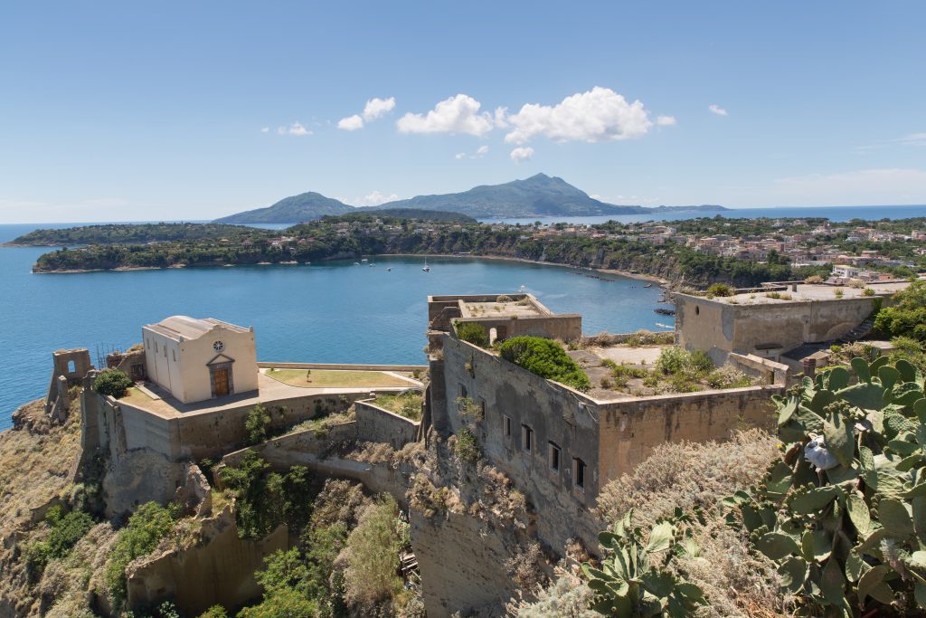 Veduta da Terra Murata a Procida