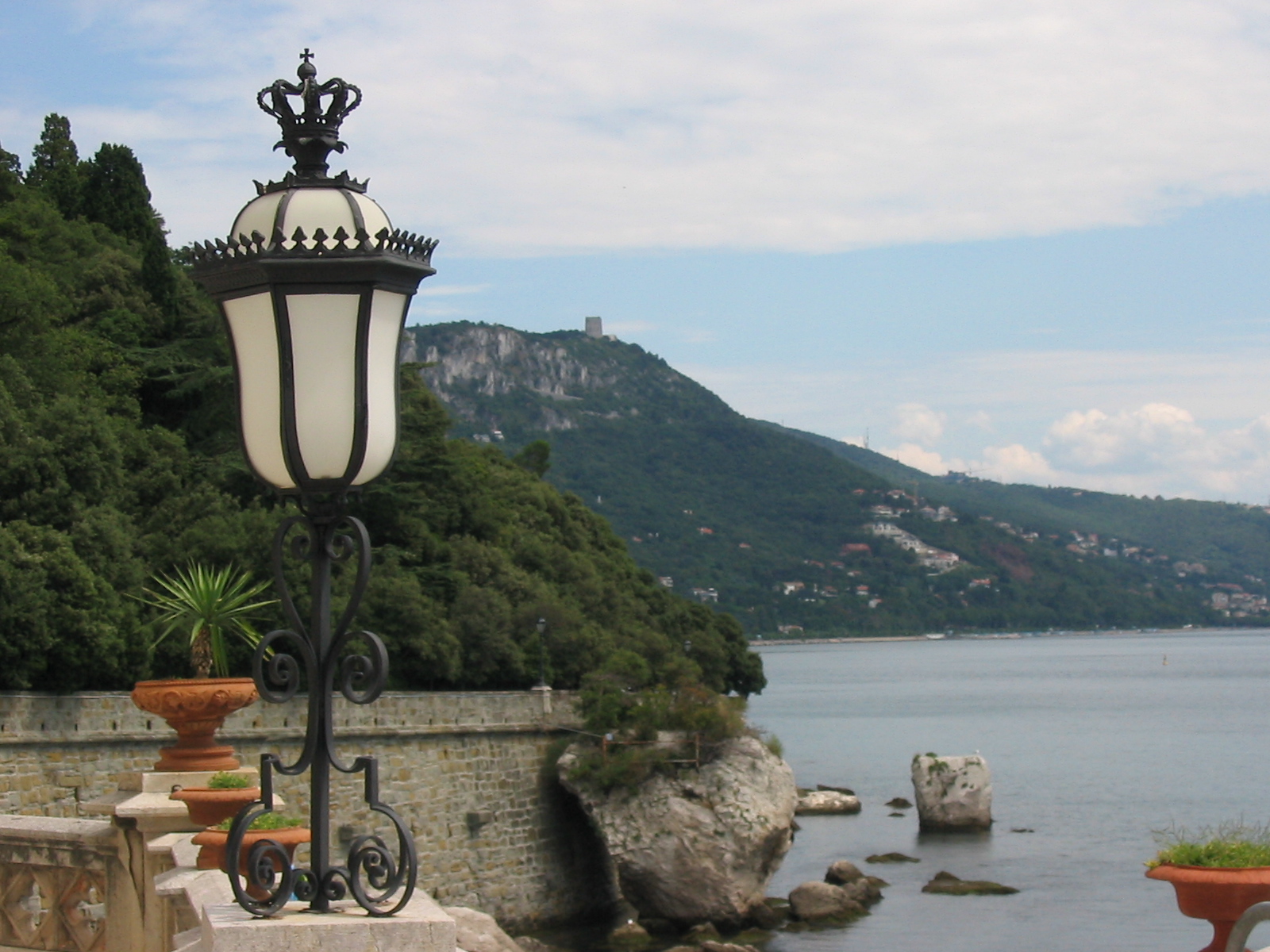 Vista dal Castello di Miramare verso il golfo di Trieste
