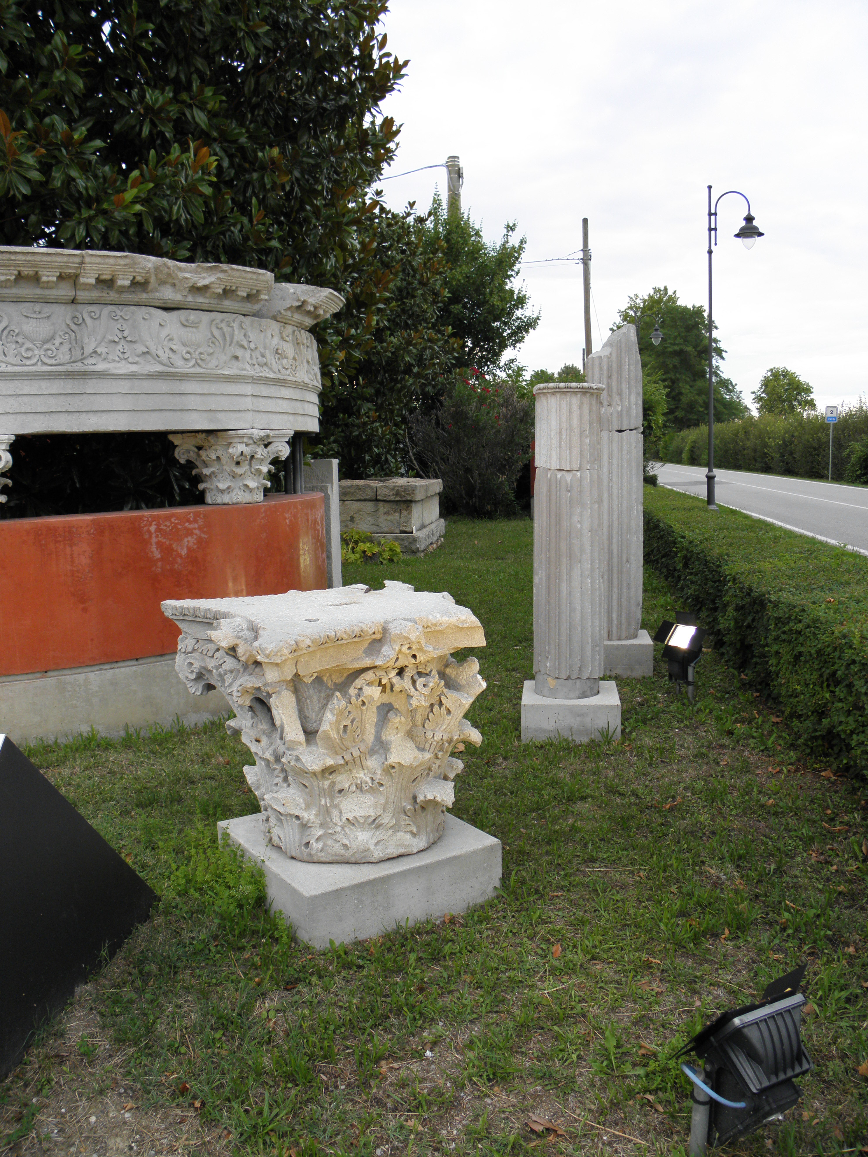Capitelli e colonne romane nel Museo Archeologico Nazionale di Altino