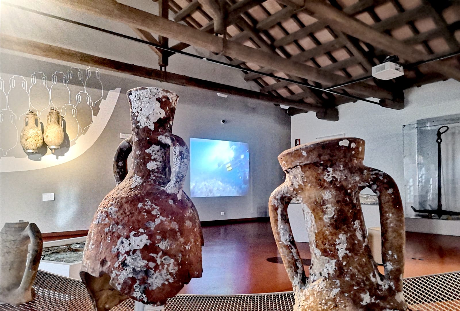 Anfore esposte al Museo nazionale di archeologia del mare di Caorle