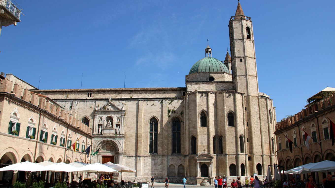 Piazza del Popolo ad Ascoli Piceno