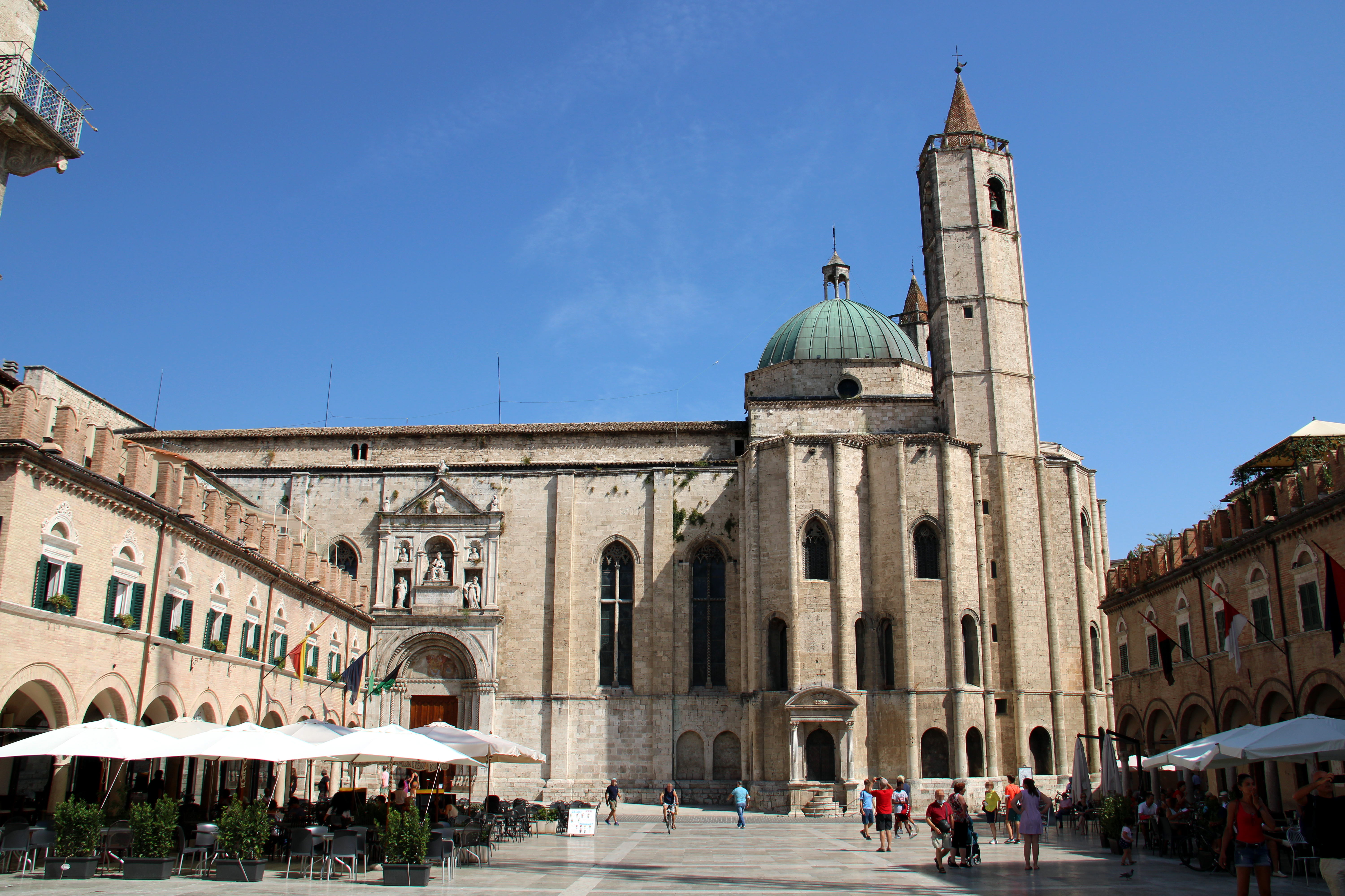 Piazza del Popolo ad Ascoli Piceno