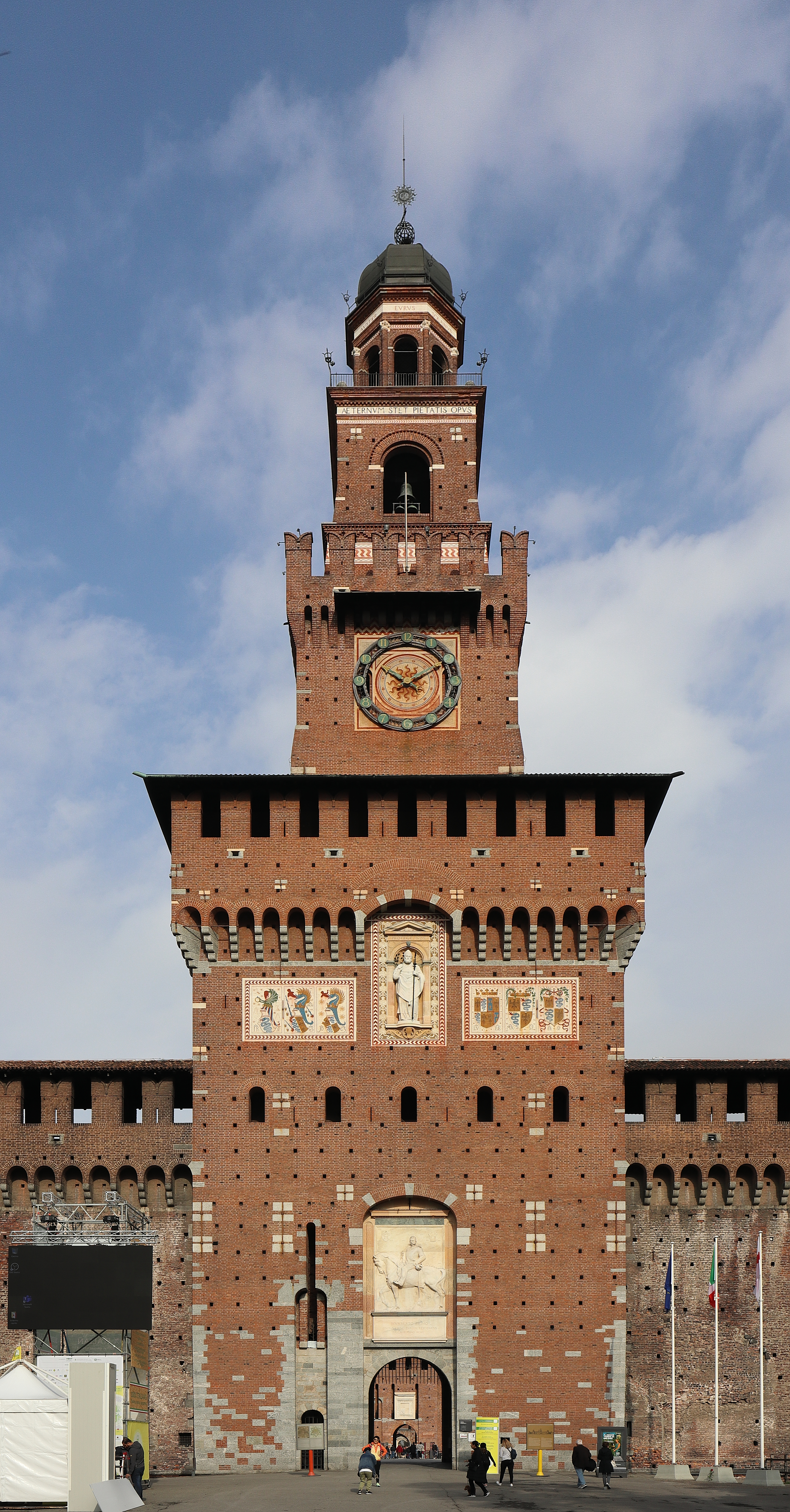 Ingresso principale del Castello Sforzesco a Milano
