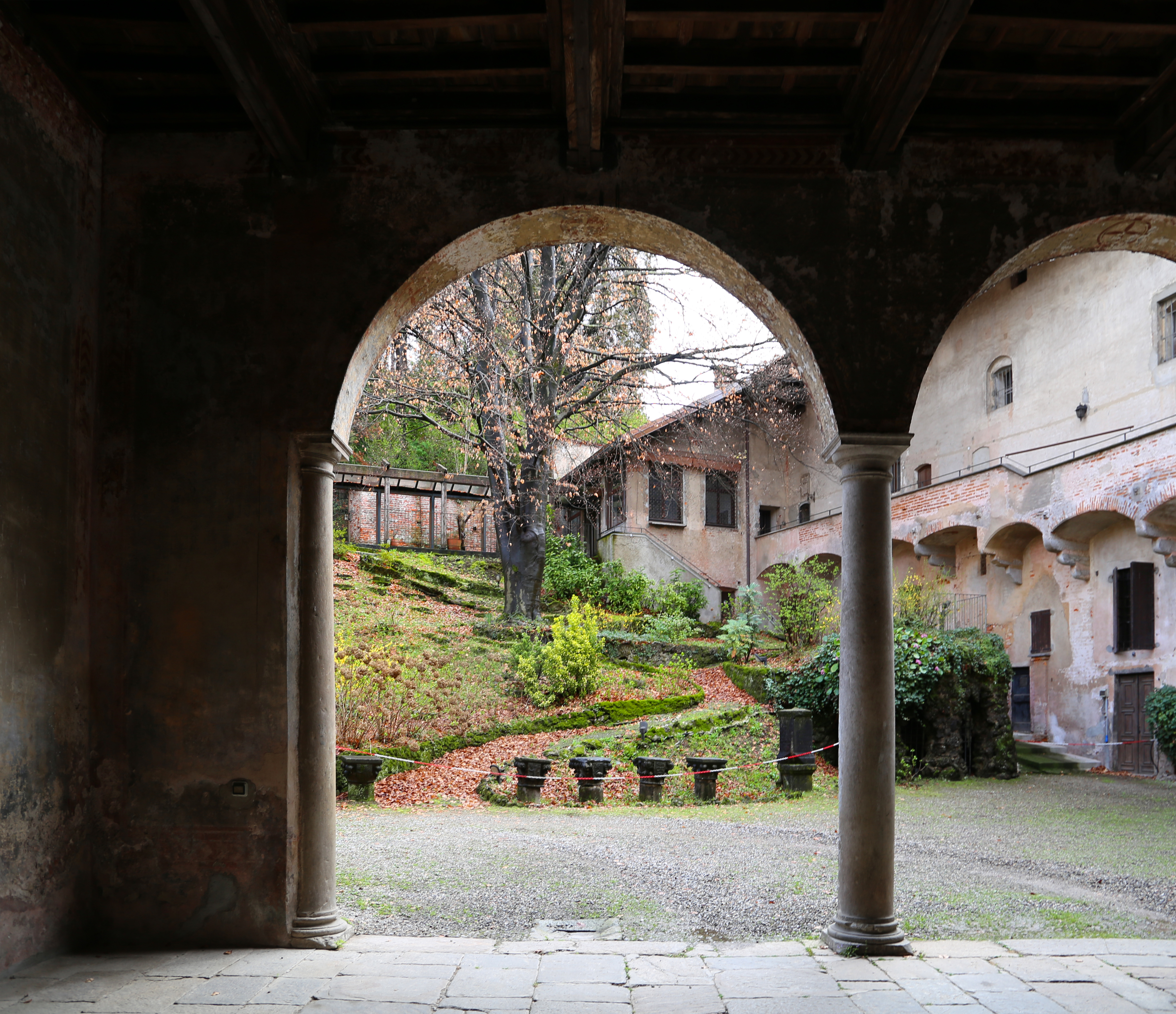 Loggia sul giardino di Palazzo Branda Castiglioni