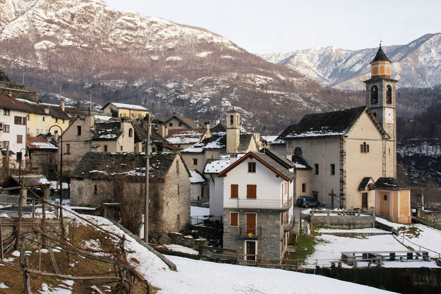 Oira, frazione di Crevoladossola in Val d Ossola
