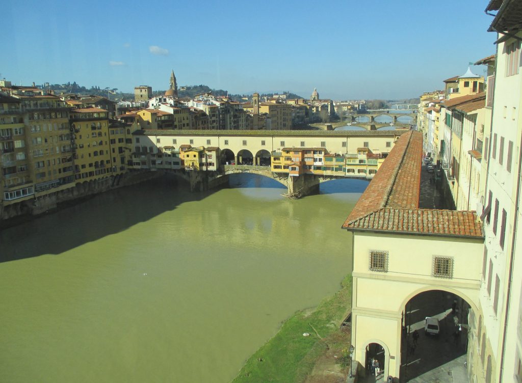 Ponte Vecchio visto dagli Uffizi con il Corridoio Vasariano