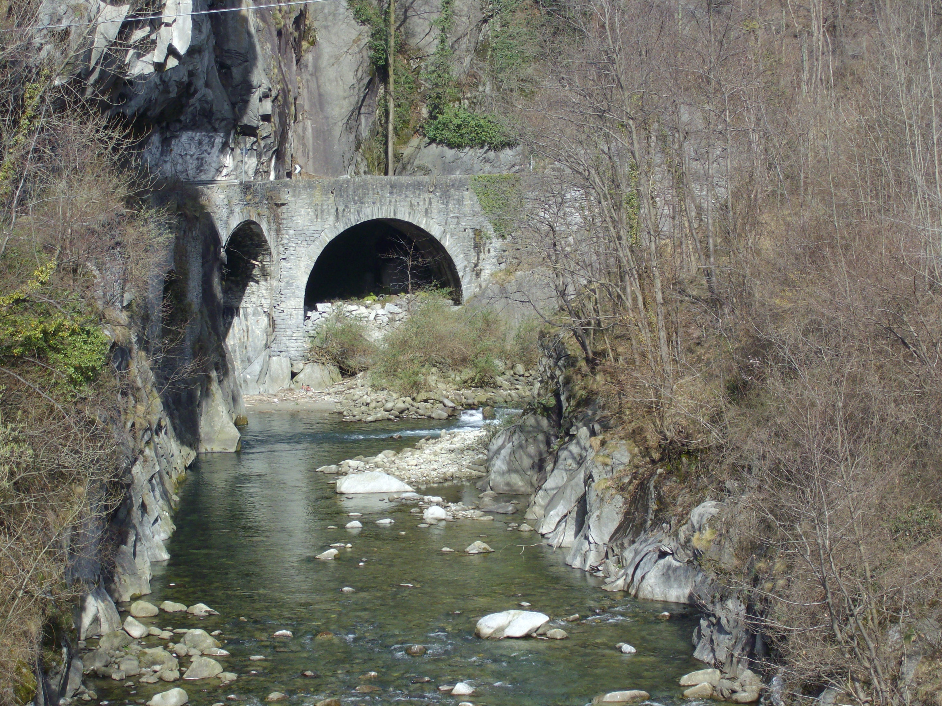 Forra di Pontemaglio in Val d Ossola