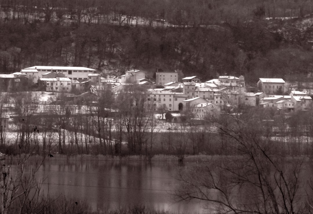 Fratta di Tarzo vista dal lago