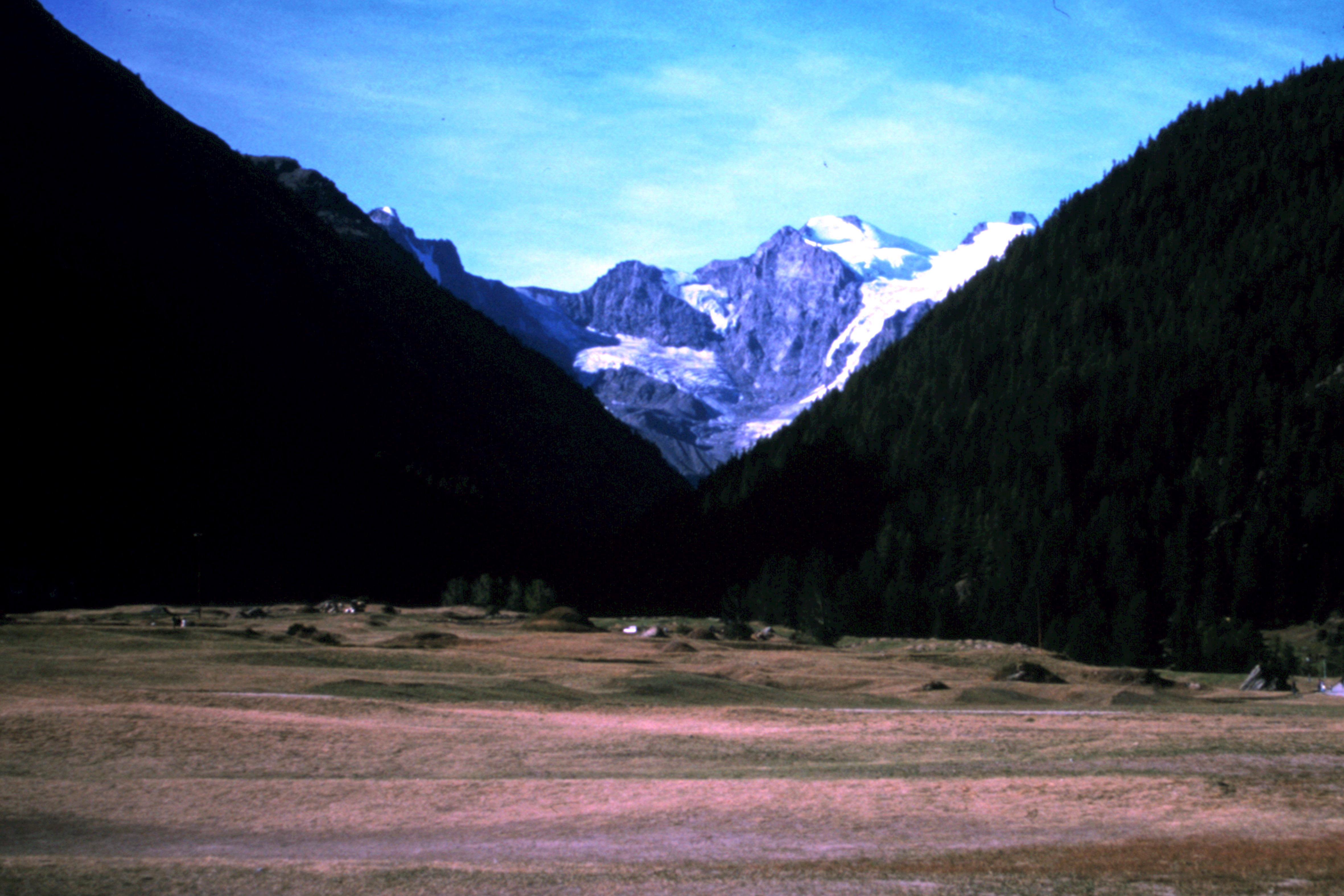 Piana di Cogne con il Gran Paradiso