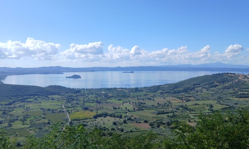 Lago di Bolsena visto da Montefiascone