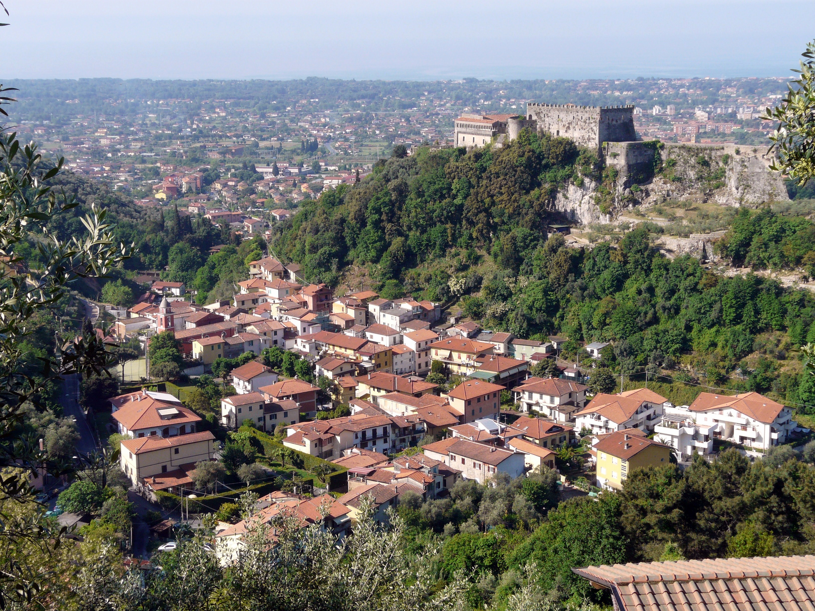 Panorama di Massa e Rocca Malaspina