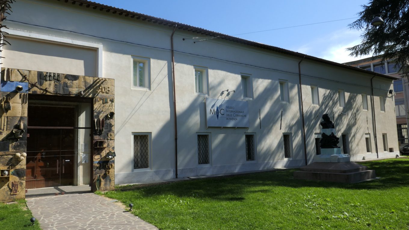 Facciata del MIC Museo Internazionale delle Ceramiche in Faenza