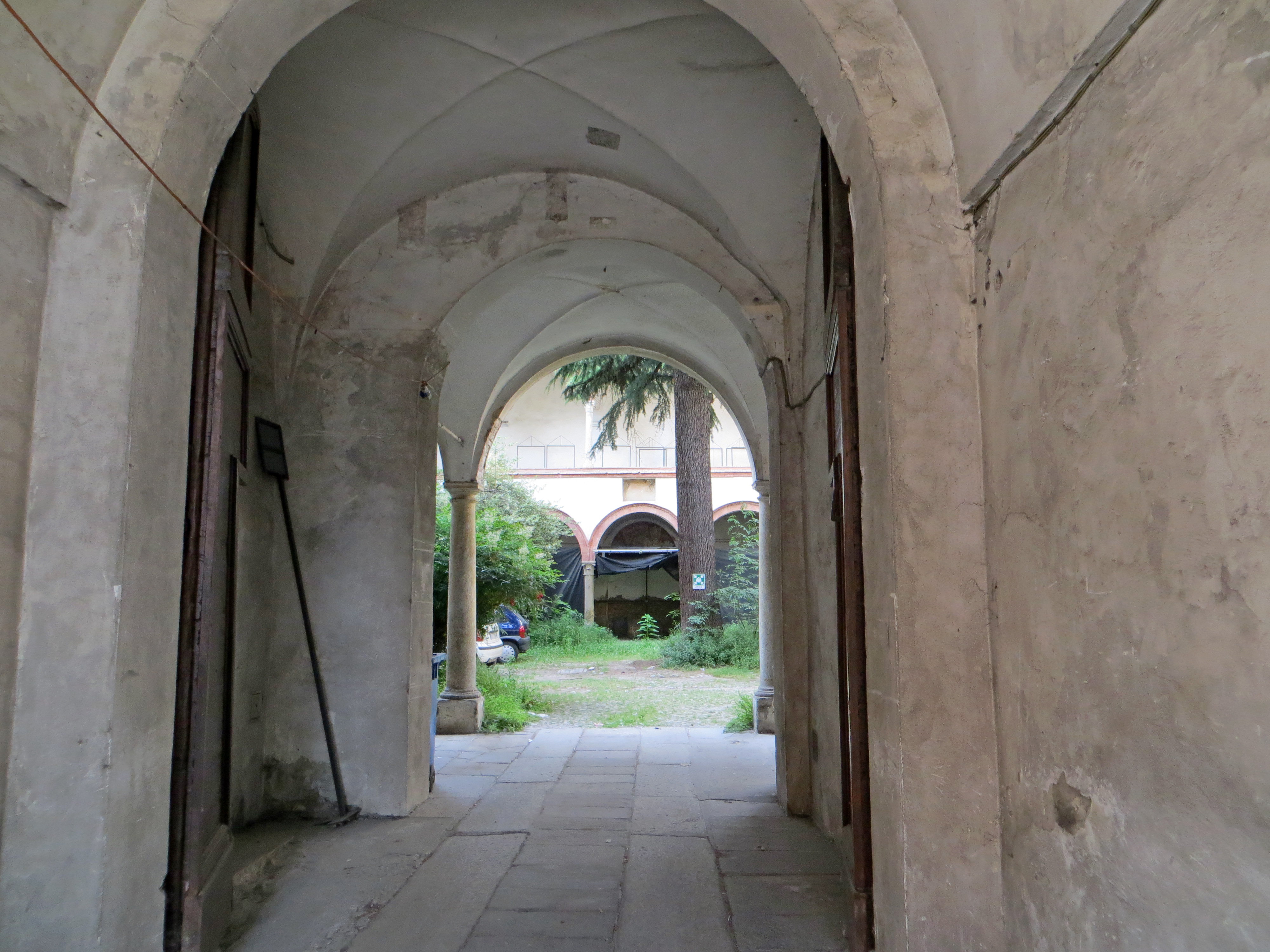 Ingresso alla corte interna dell Ospedale Vecchio di Parma
