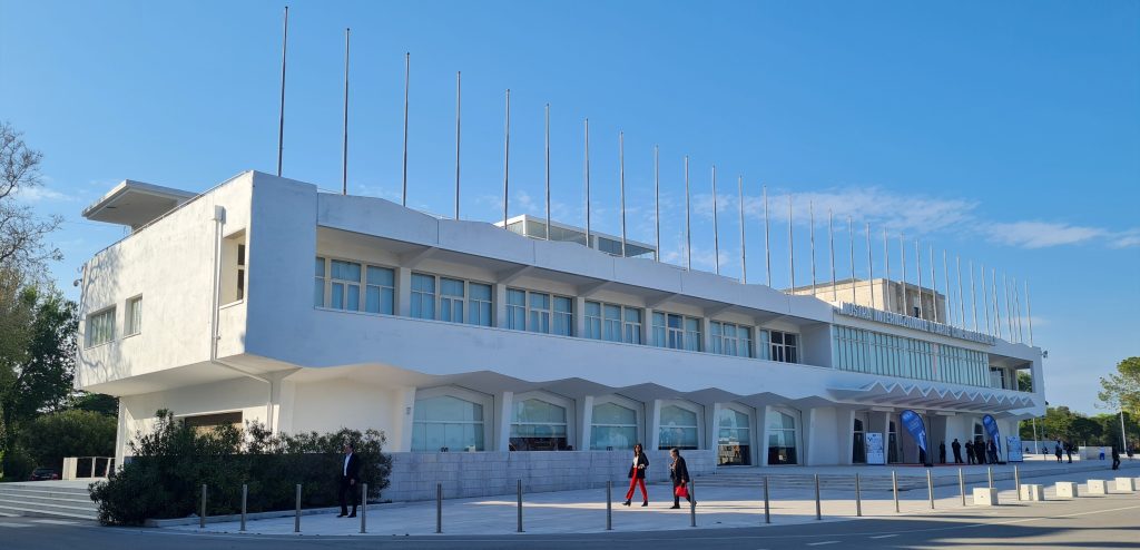 Esterno del Palazzo del Cinema al Lido di Venezia