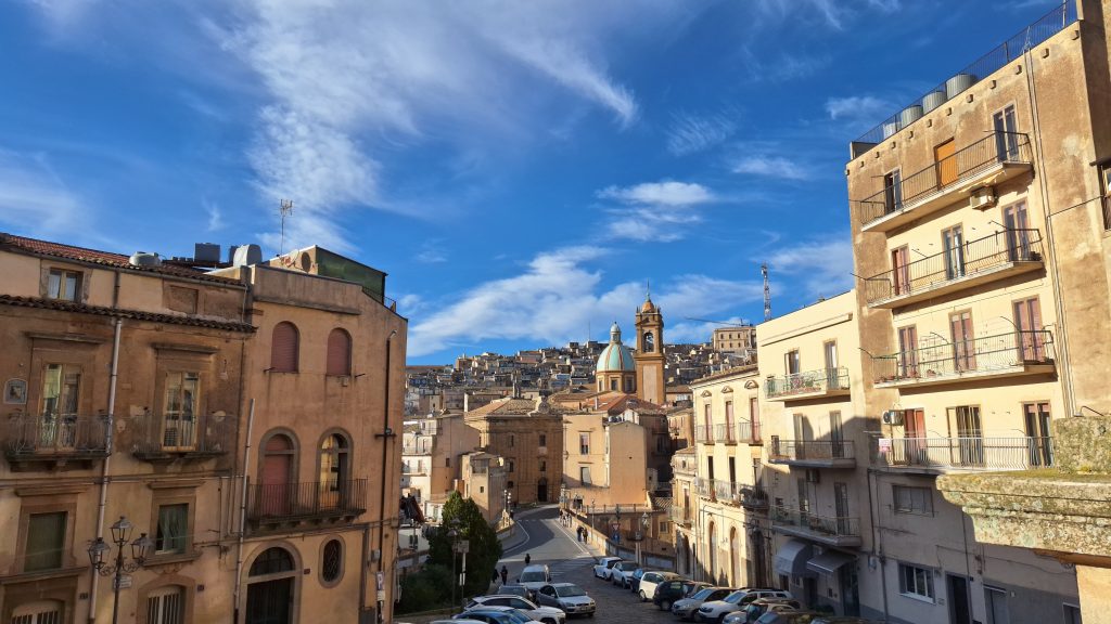 Panorama del centro storico di Caltagirone