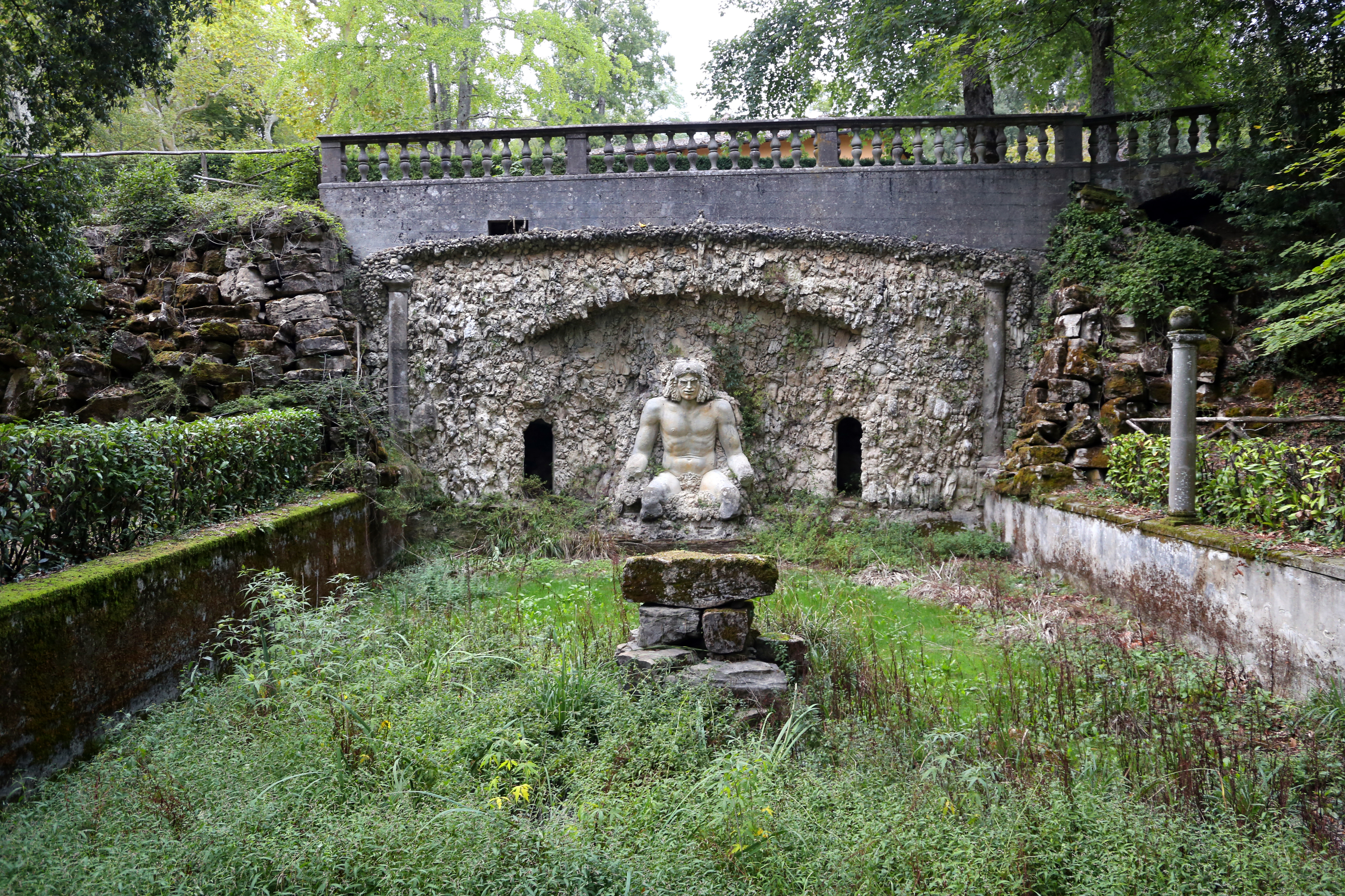 Peschiera della Maschera nel Parco Mediceo di Pratolino