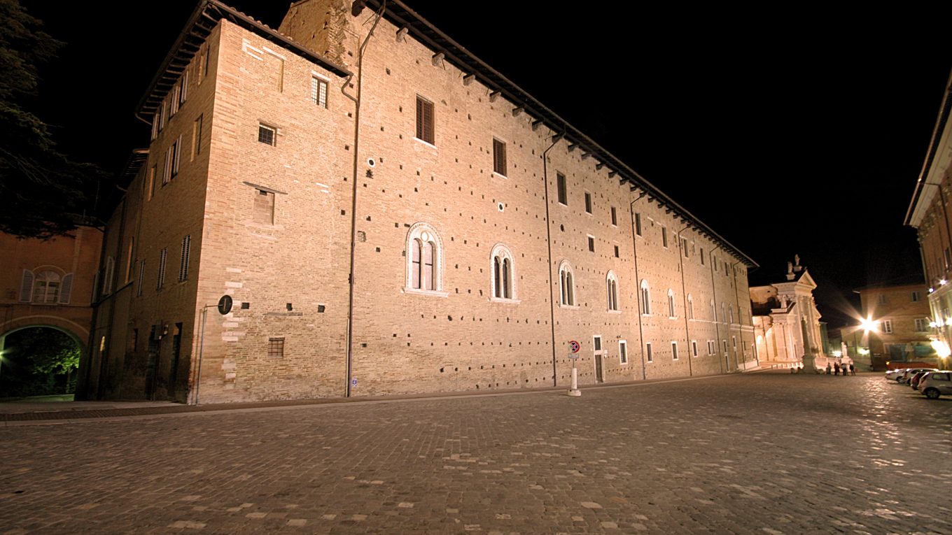 Palazzo Ducale di Urbino in Piazza Rinascimento