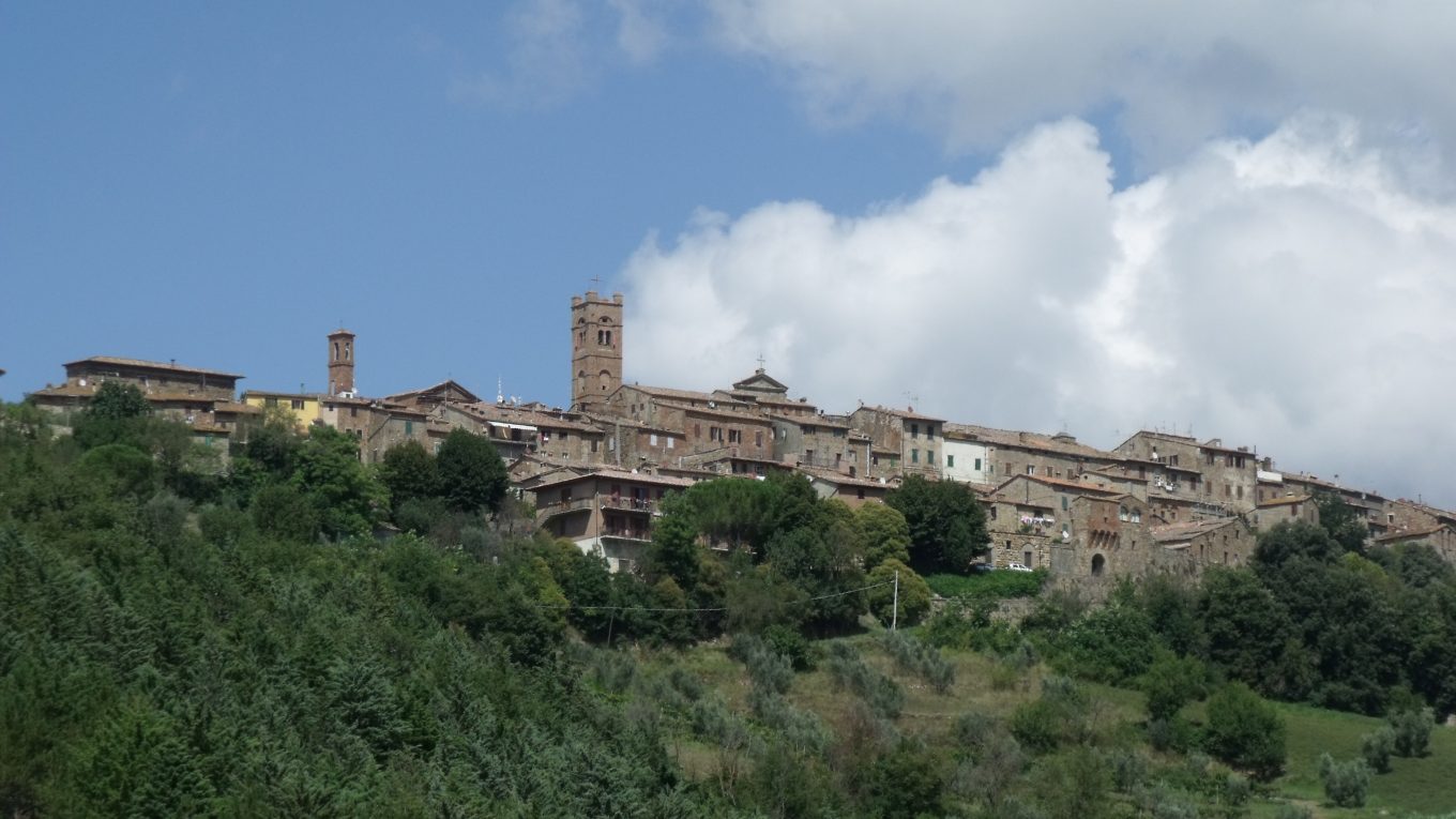 Panorama di Radicondoli in Toscana