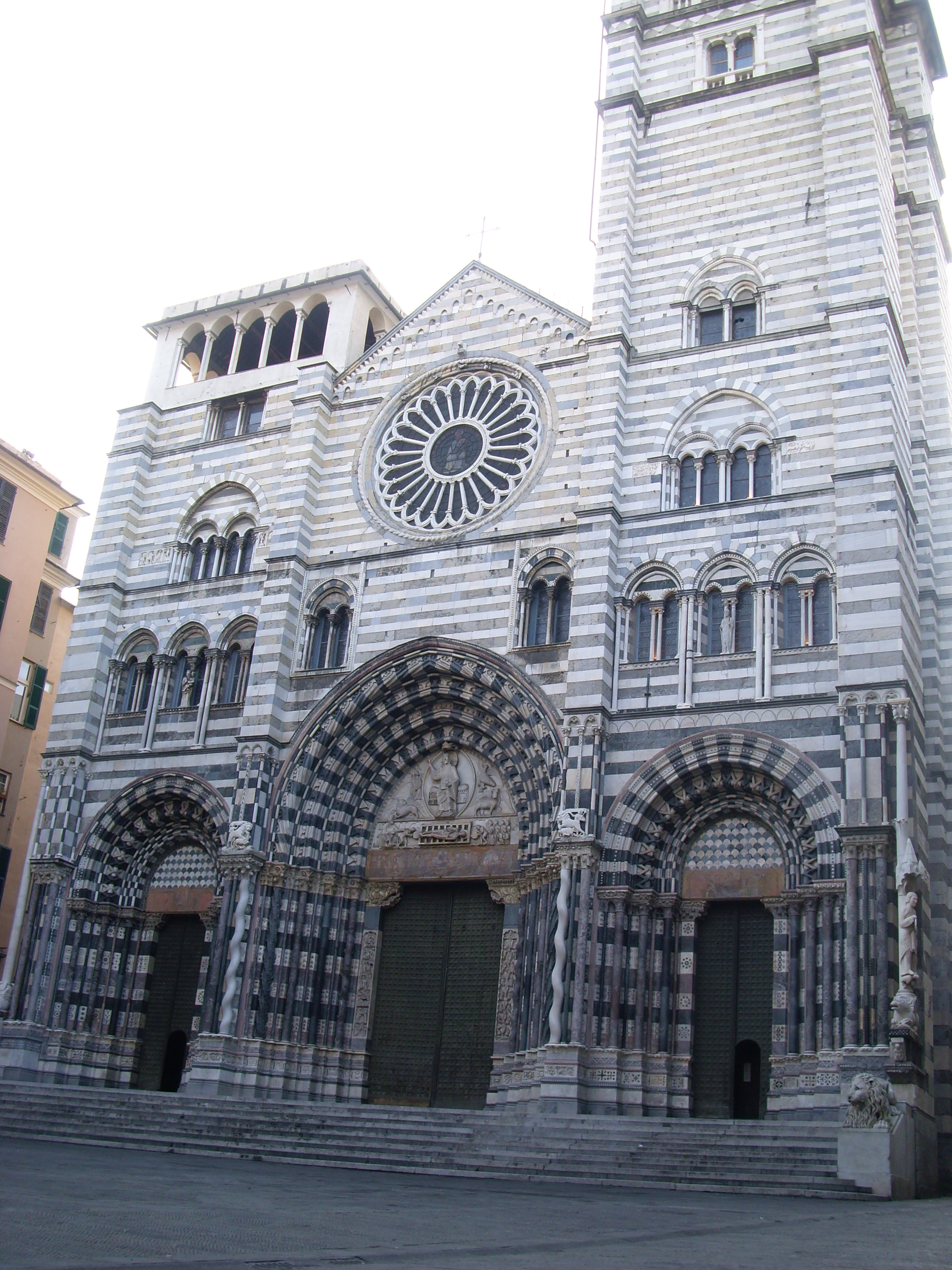 Facciata della Cattedrale di San Lorenzo a Genova