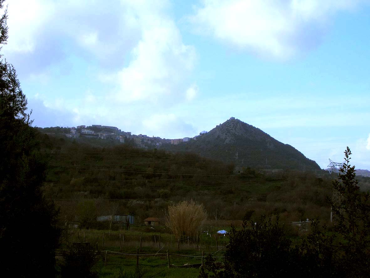 Scorcio del centro storico di Tolfa