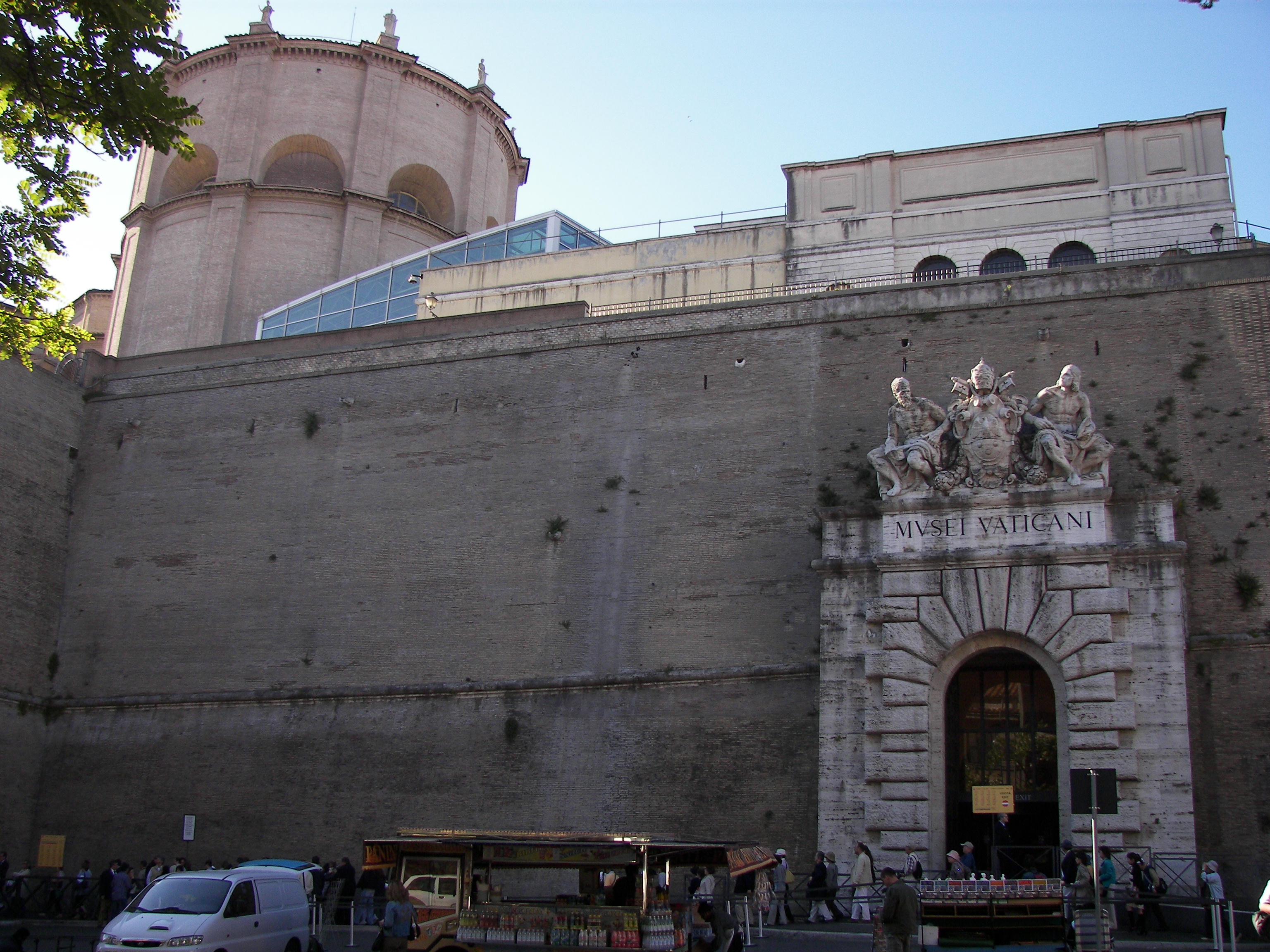 Uscita storica dei Musei Vaticani